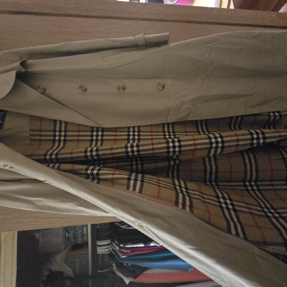 Classic Beige Trench Coat with Plaid Lining